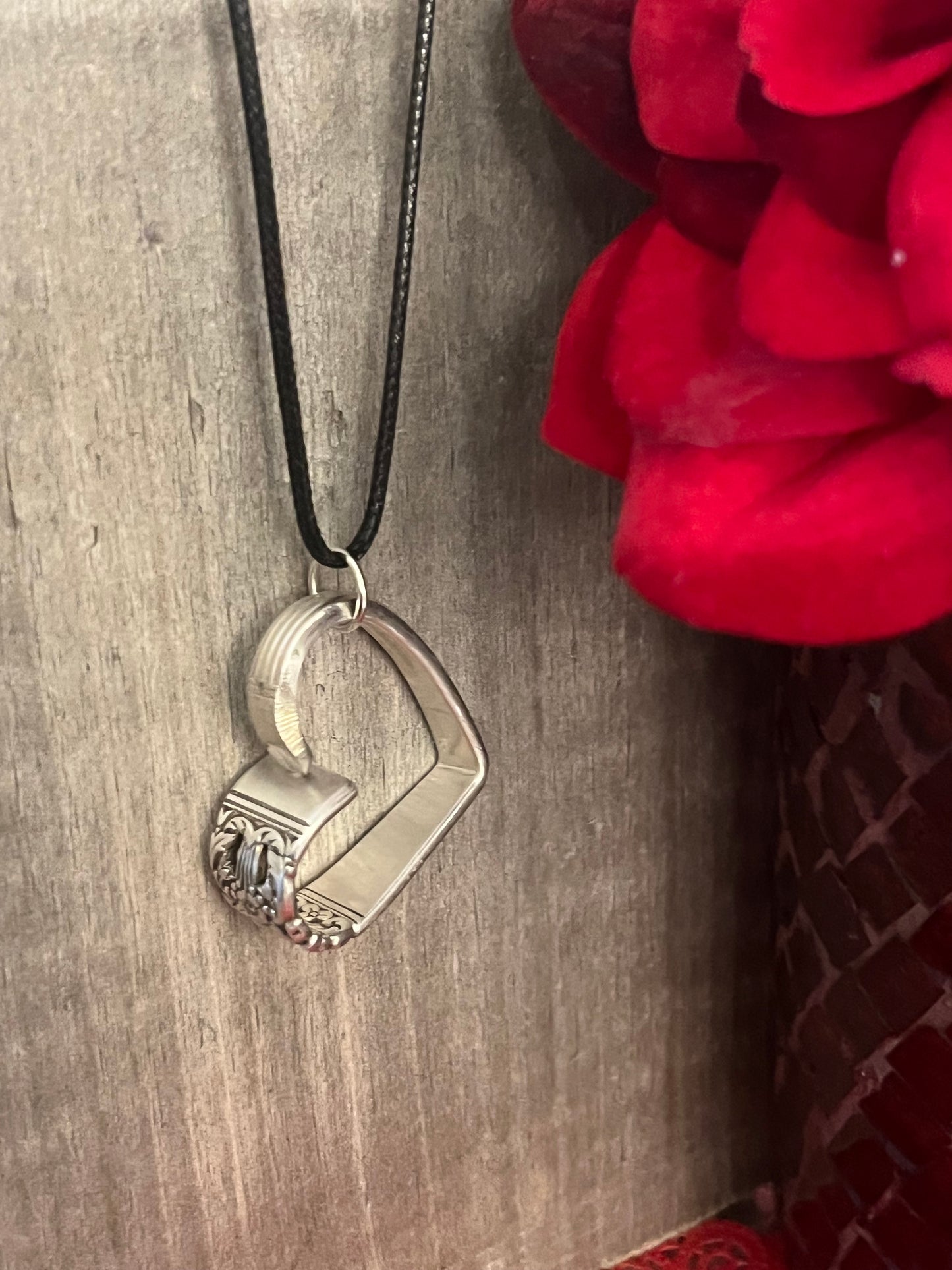 Heart Pendant - Pattern Coronation , Vintage 1936