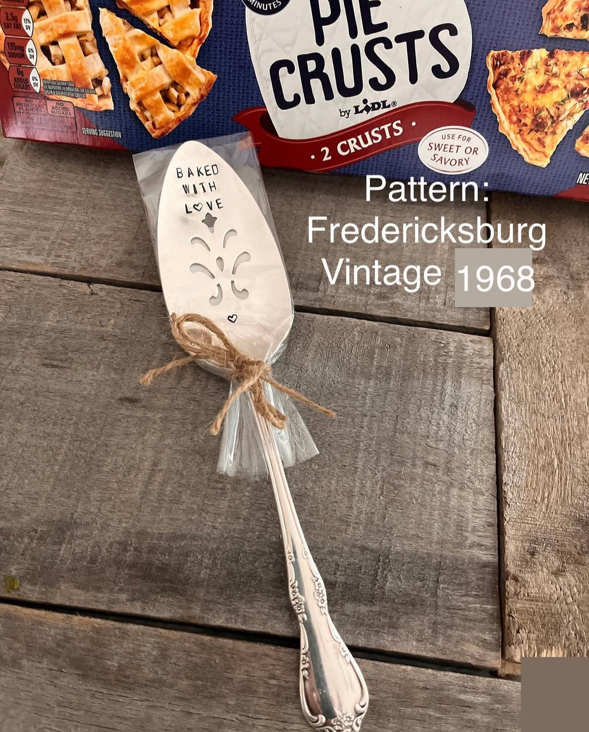 Pie/Cake Server -Fredericksburg