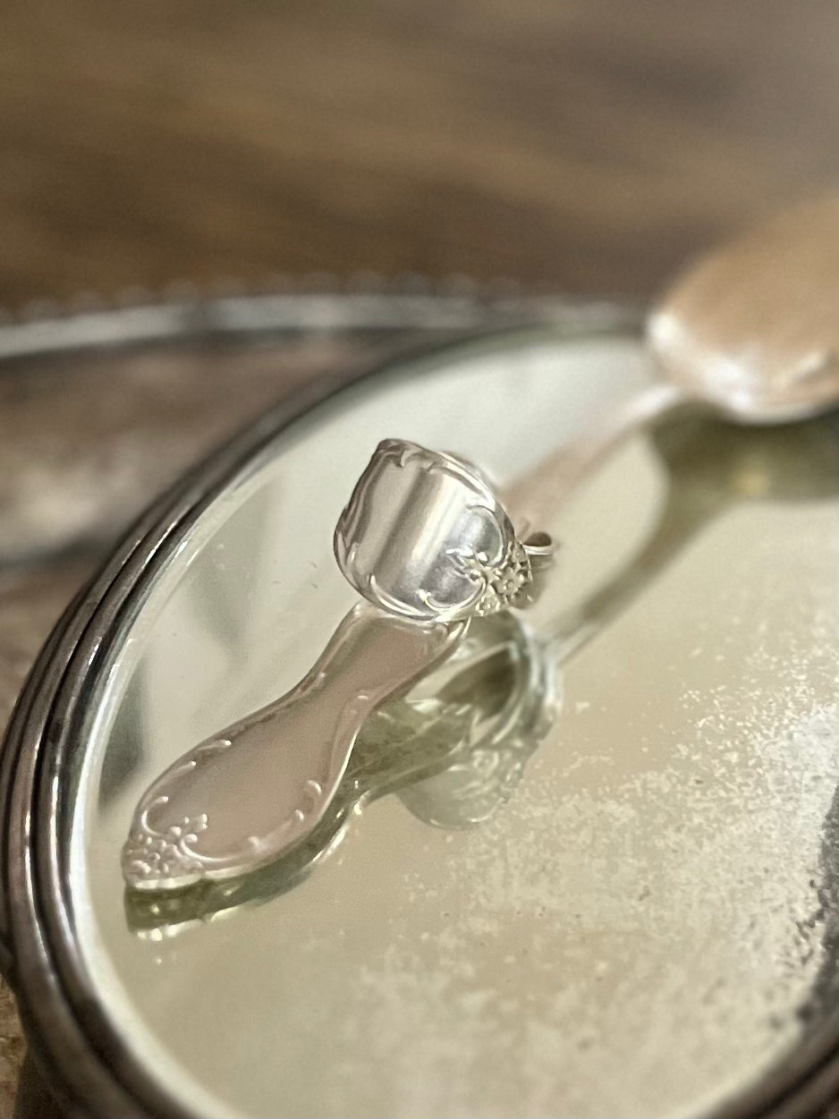 Camelot- Melody- Teaspoon Spoon Ring- Vintage 1964
