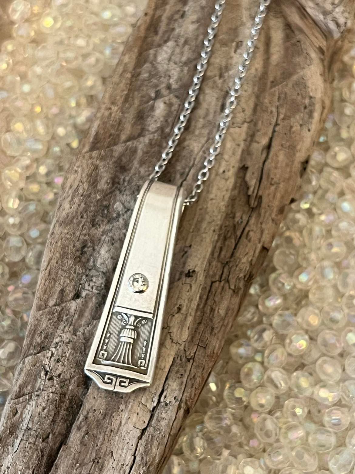 Pendant - Pattern: Century, Vintage 1923 with crystal rivet