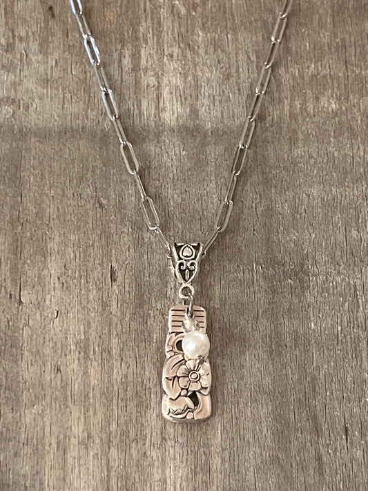 Necklace- Pattern: Morning Star, Vintage 1948 with faux pearl