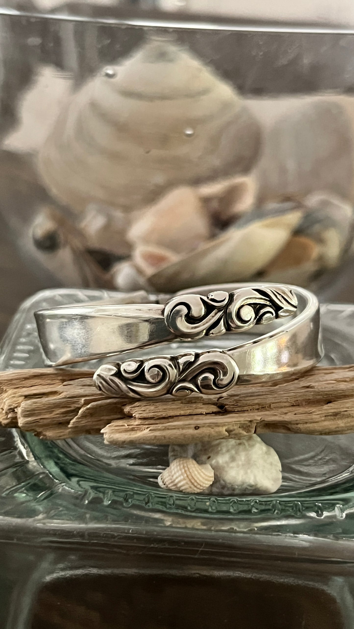 Bangle -wrap style Hinged Bracelet- South Seas Pattern- vintage 1955
