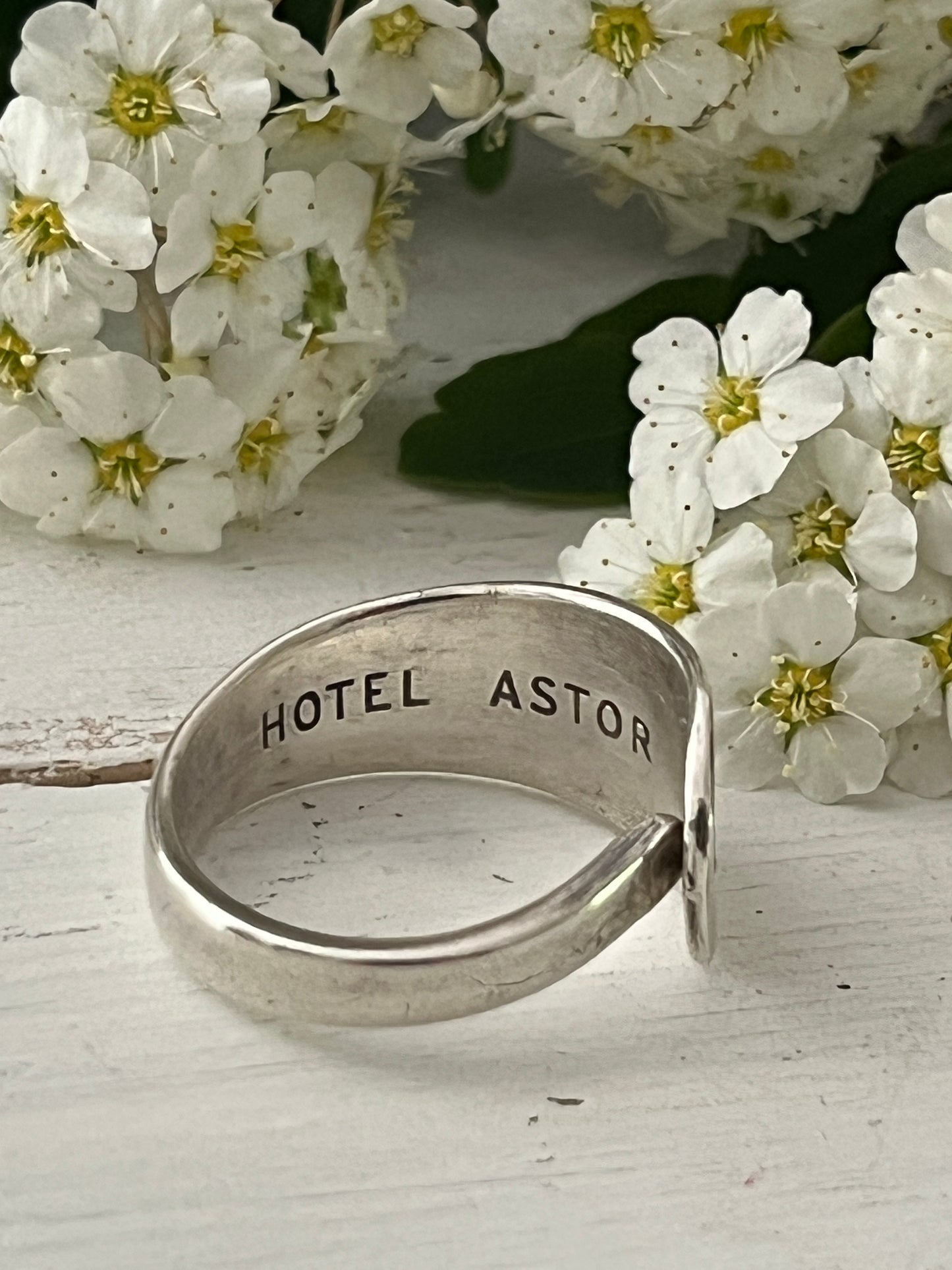 Hotel Astor - Chrysanthemum