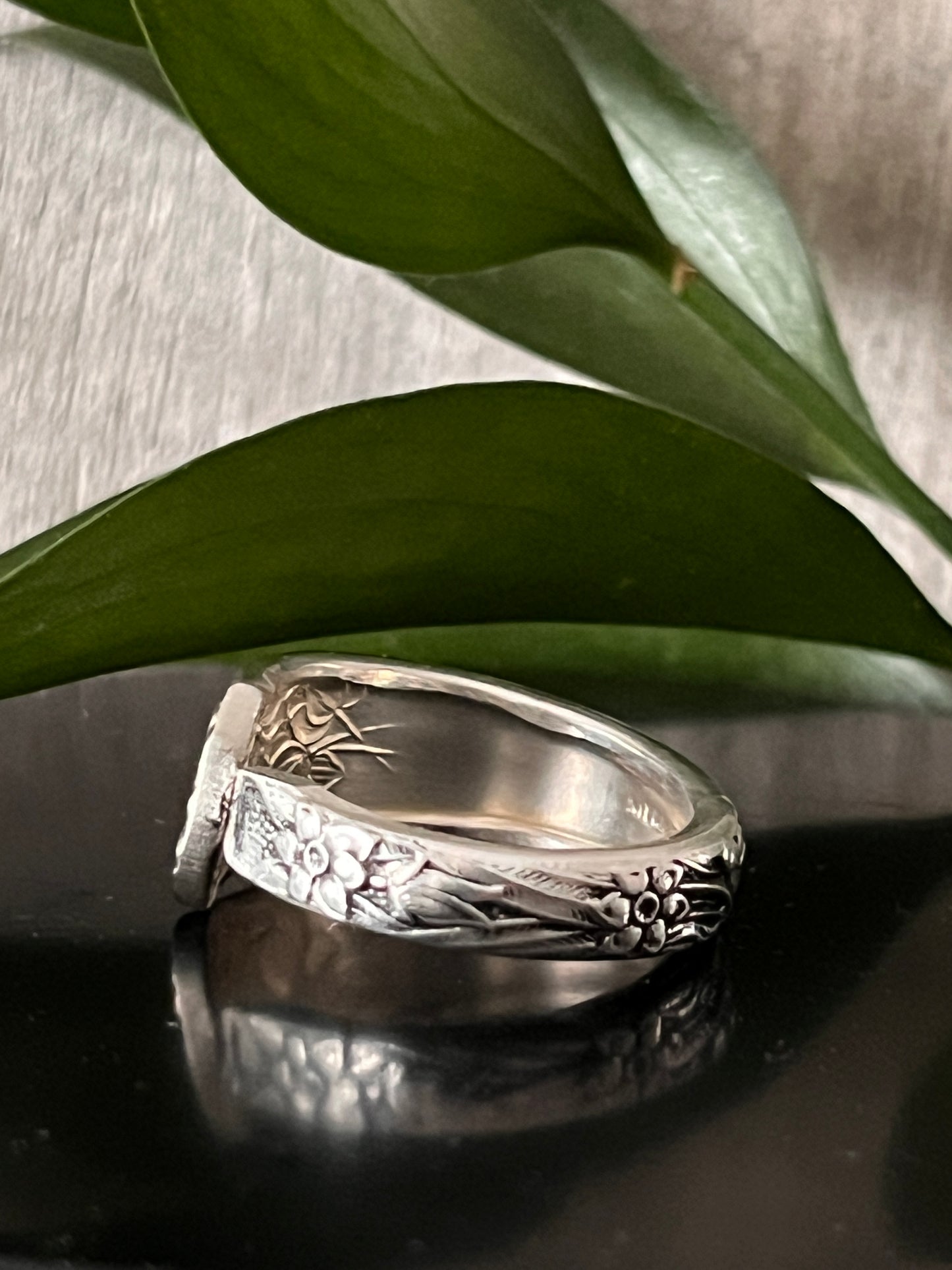 Narcissus Spoon Ring DARKENED - Vintage 1935 *** thinner band