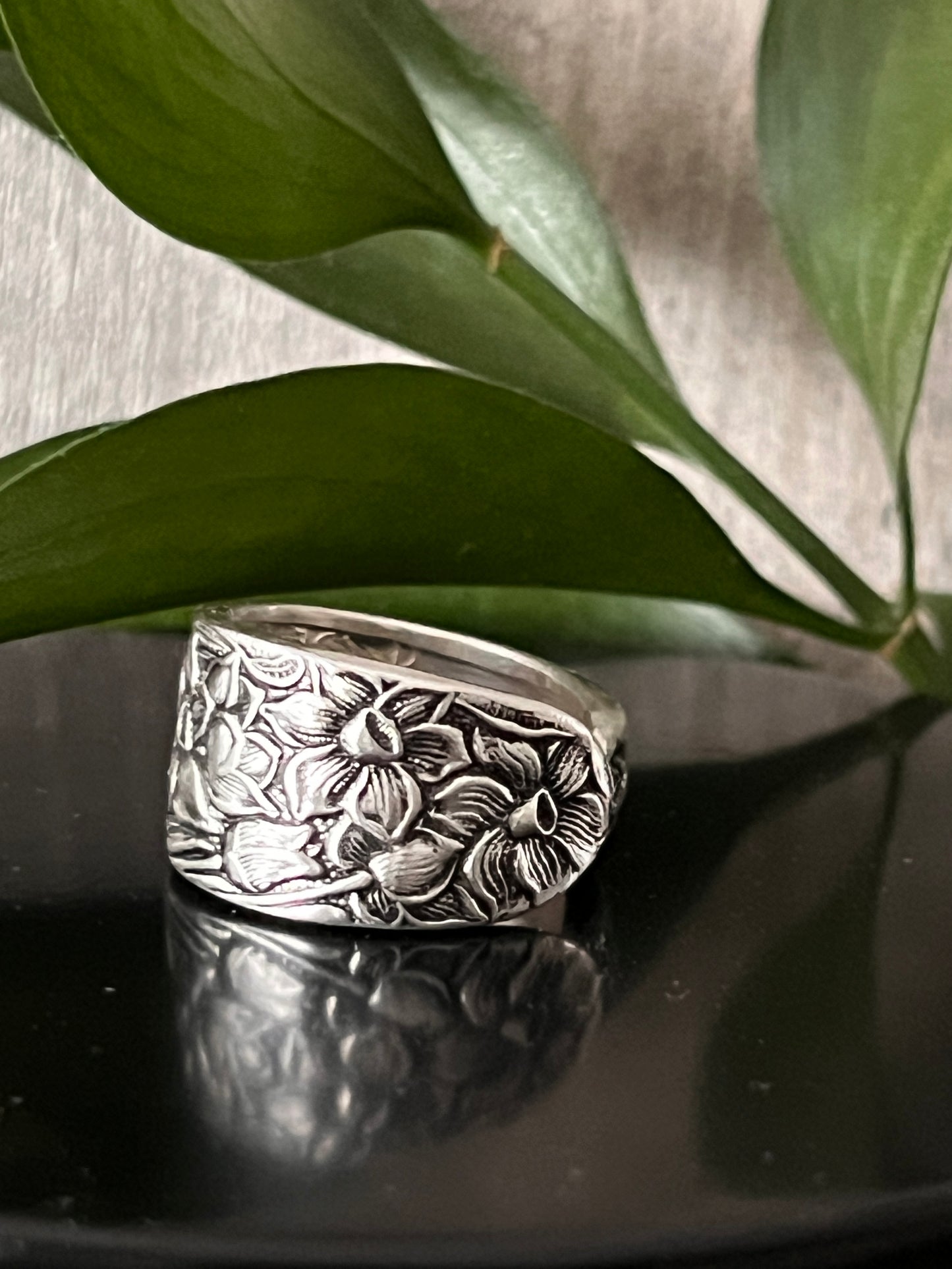 Narcissus Spoon Ring DARKENED - Vintage 1935 *** thicker band