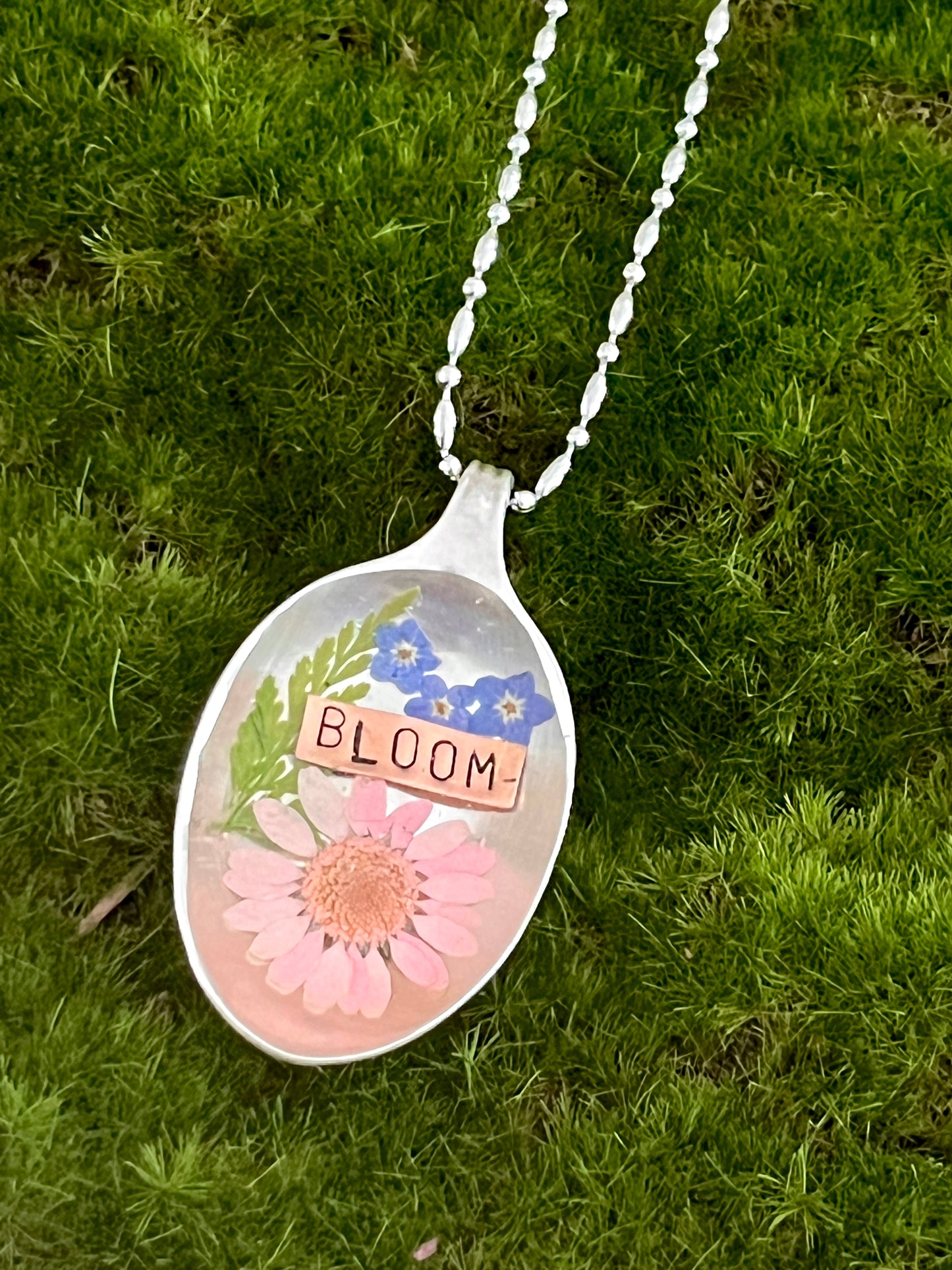 BLOOM Resin Pendant - Flower
