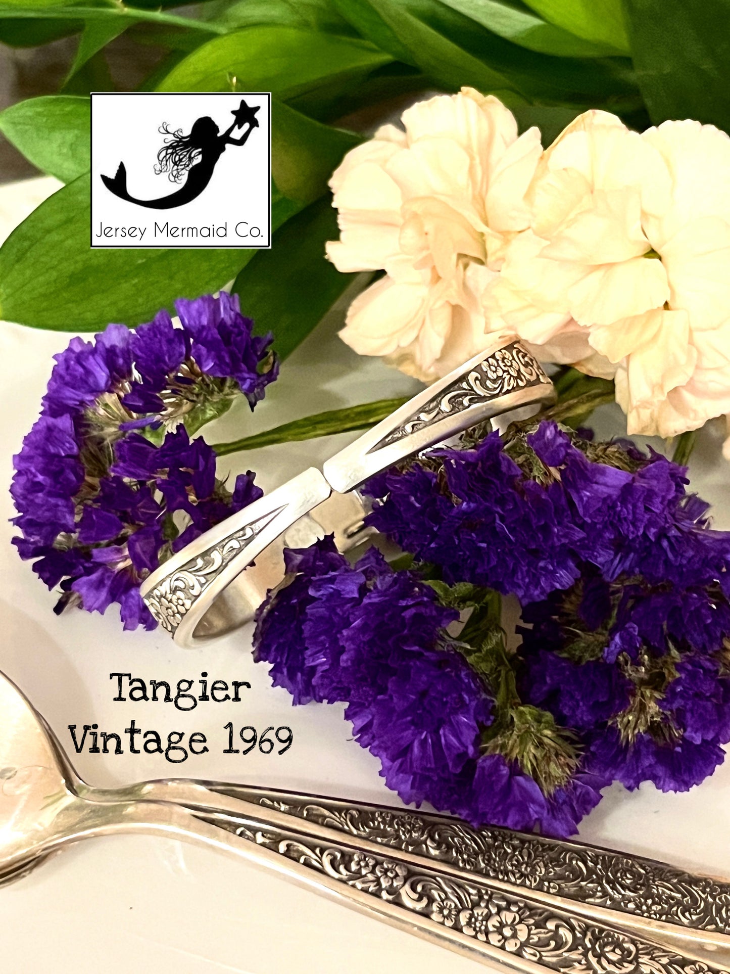 Bangle Hinged style Bracelet- Tangier Pattern- Vintage 1969