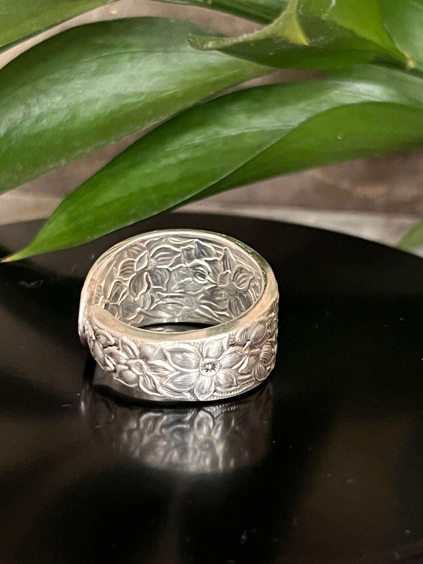 Narcissus Spoon Ring - Vintage 1935 *** thicker band