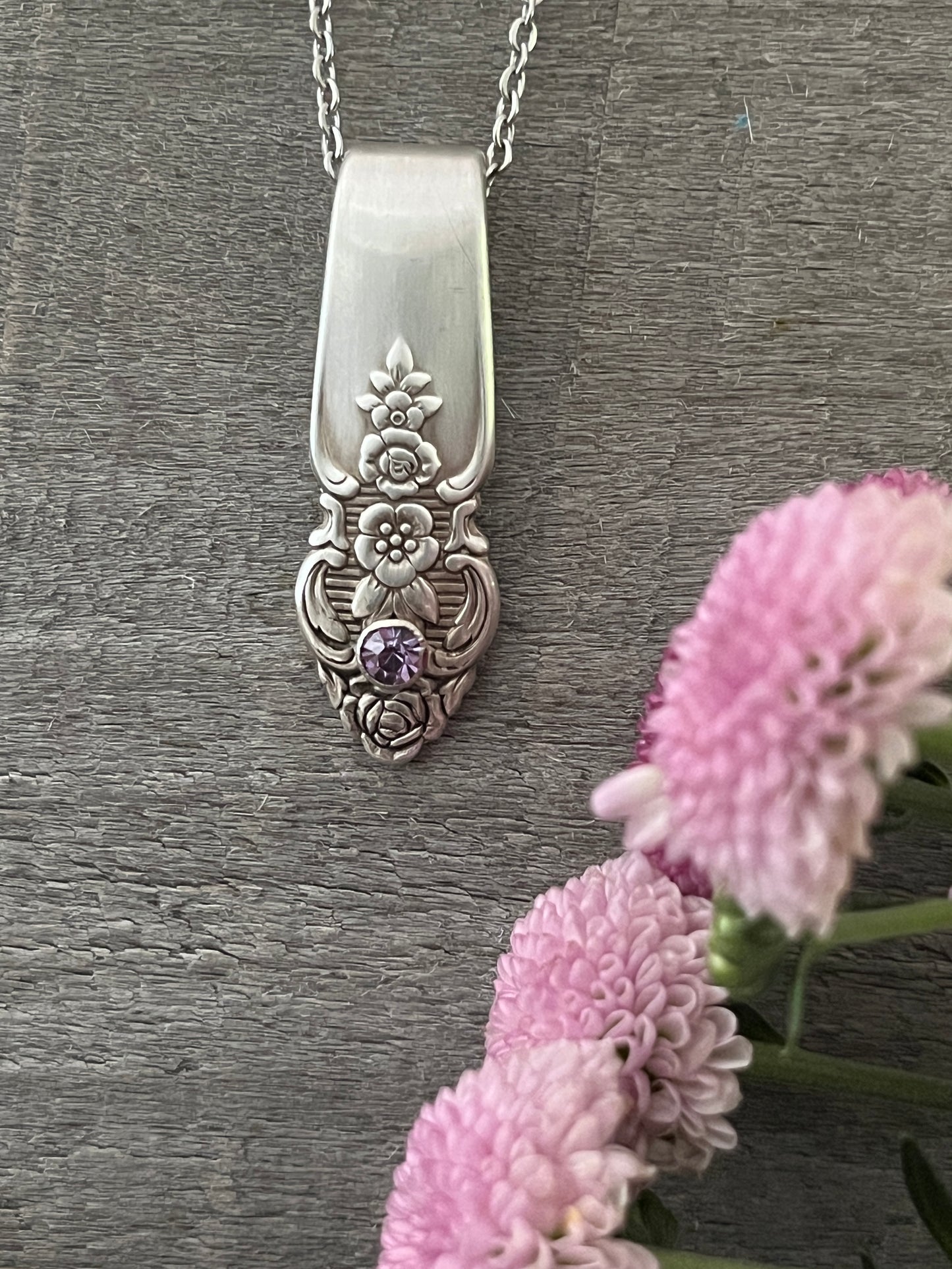 Pendant with purple crystal rivet - Pattern: Distinction - Vintage 1951