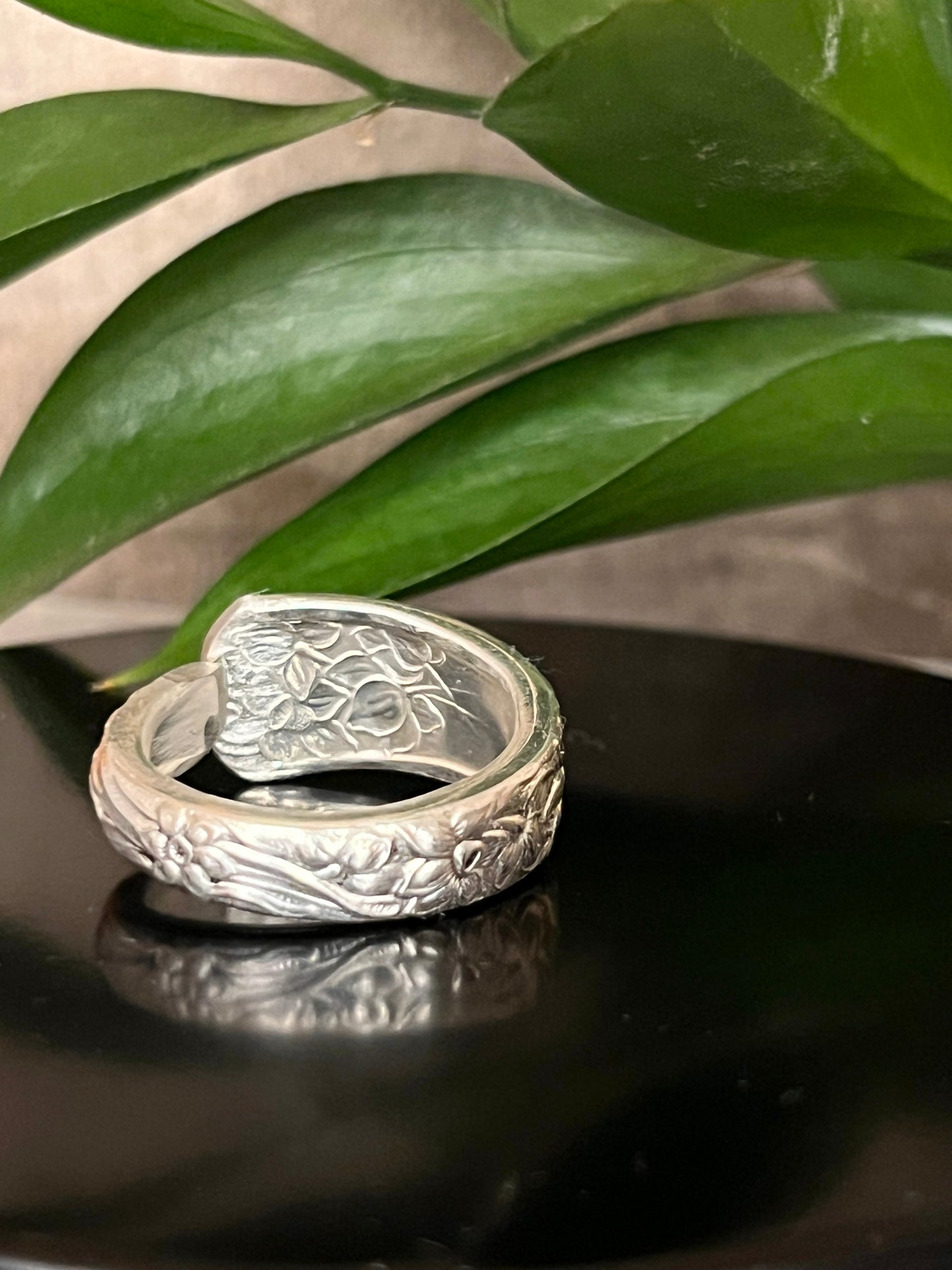 Narcissus Spoon Ring - Vintage 1935 *** thinner band