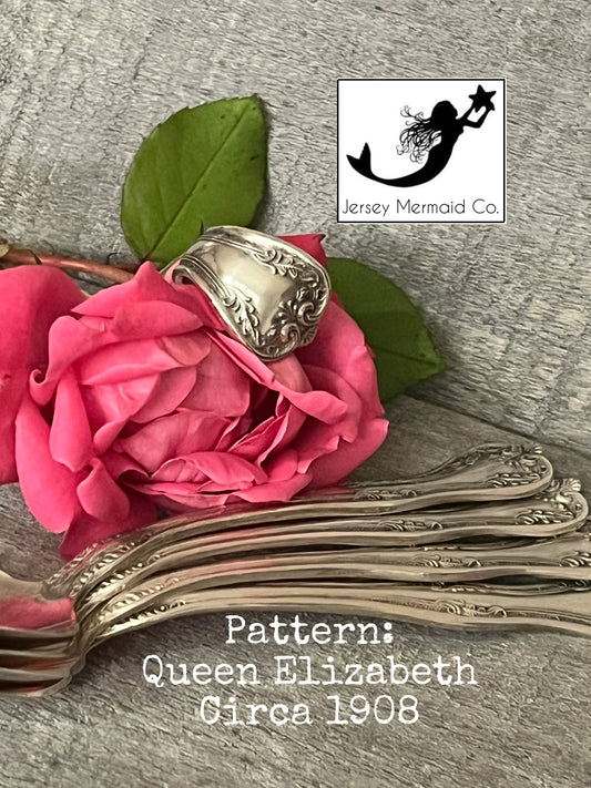 Queen Elizabeth pattern Ring- Vintage 1908