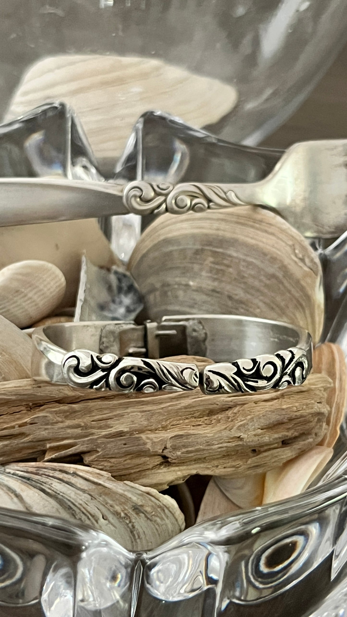 Bangle Hinged Bracelet- South Seas Pattern- vintage 1955