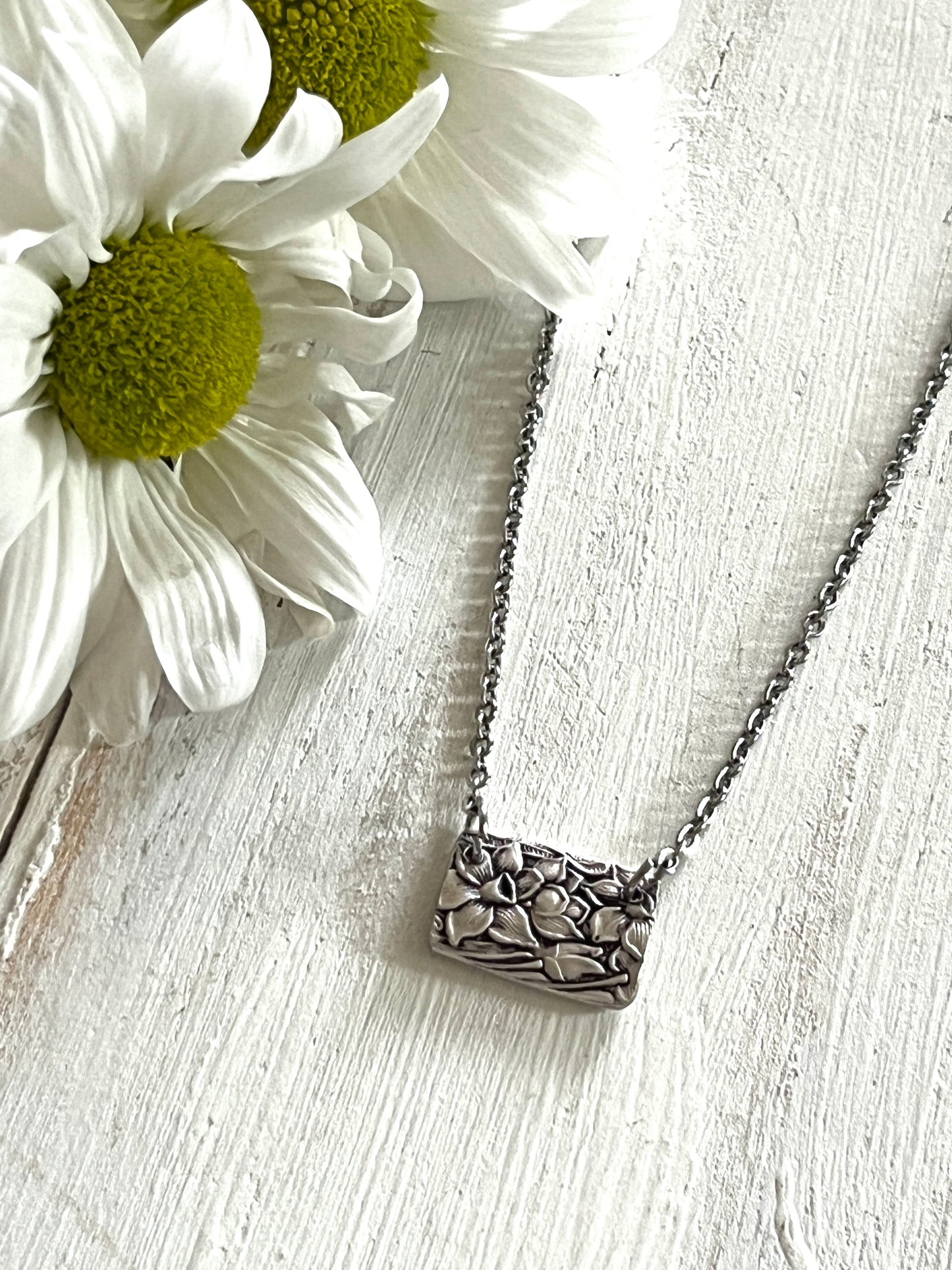 Narcisuss Bar Necklace -Vintage 1935.