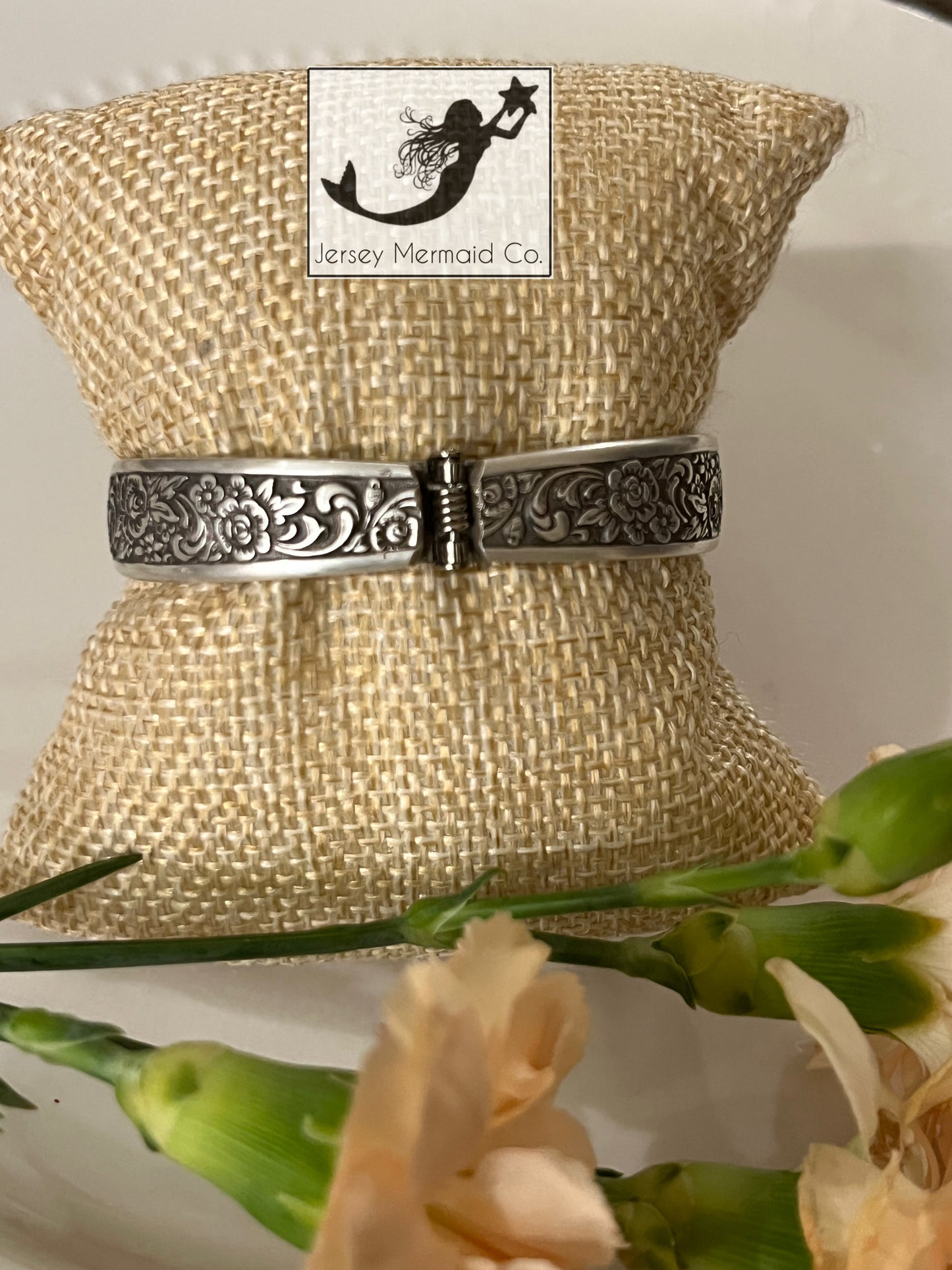 Bangle Hinged style Bracelet- Tangier Pattern- Vintage 1969
